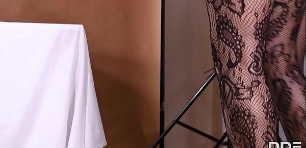  Horny babes Ania Kinski & Valentina Ricci in heels indulge in hot foot fuck